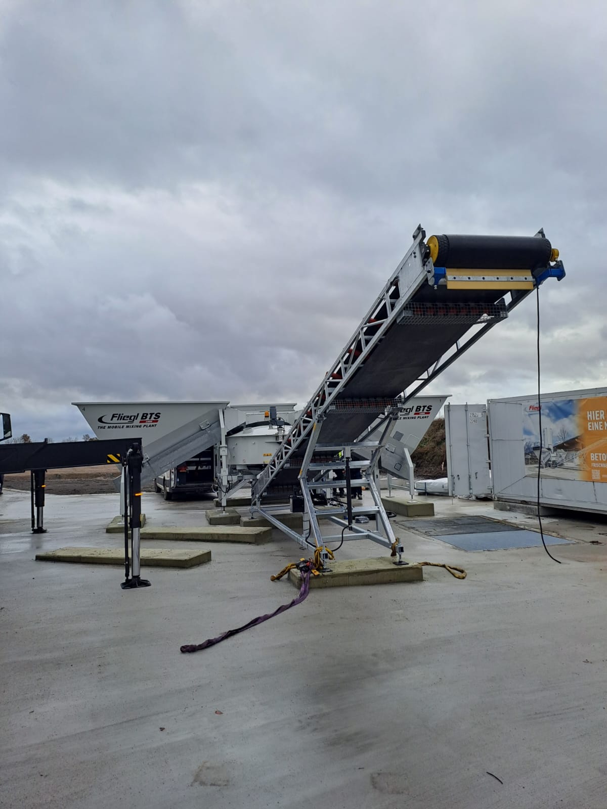 Fliegl BTS Betontankstelle - Vollanlage mit Förderband